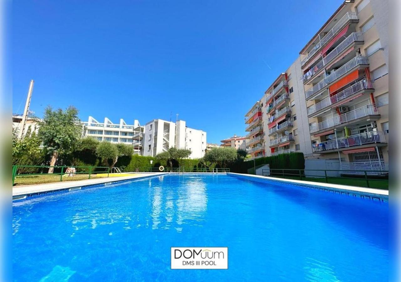 Domuum Holidays - Dms III Pool サロウ エクステリア 写真